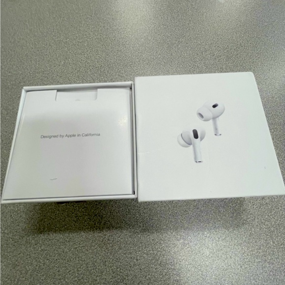 Apple AirPods Pro in White - Picture 1 of 4